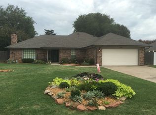 209 SE 30th St, Moore, OK 73160