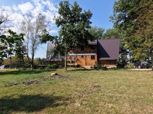 28383 290th St, Barry, IL 62312