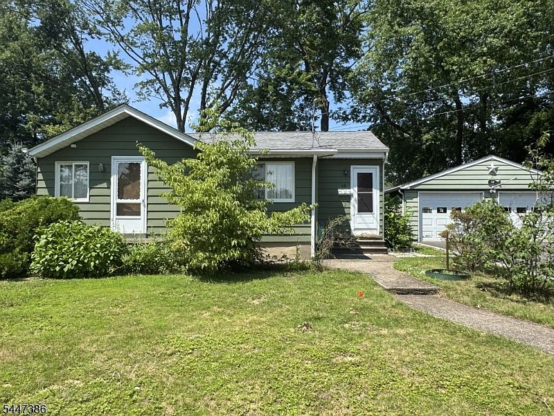 2nd image of 48 Beechwood Ave