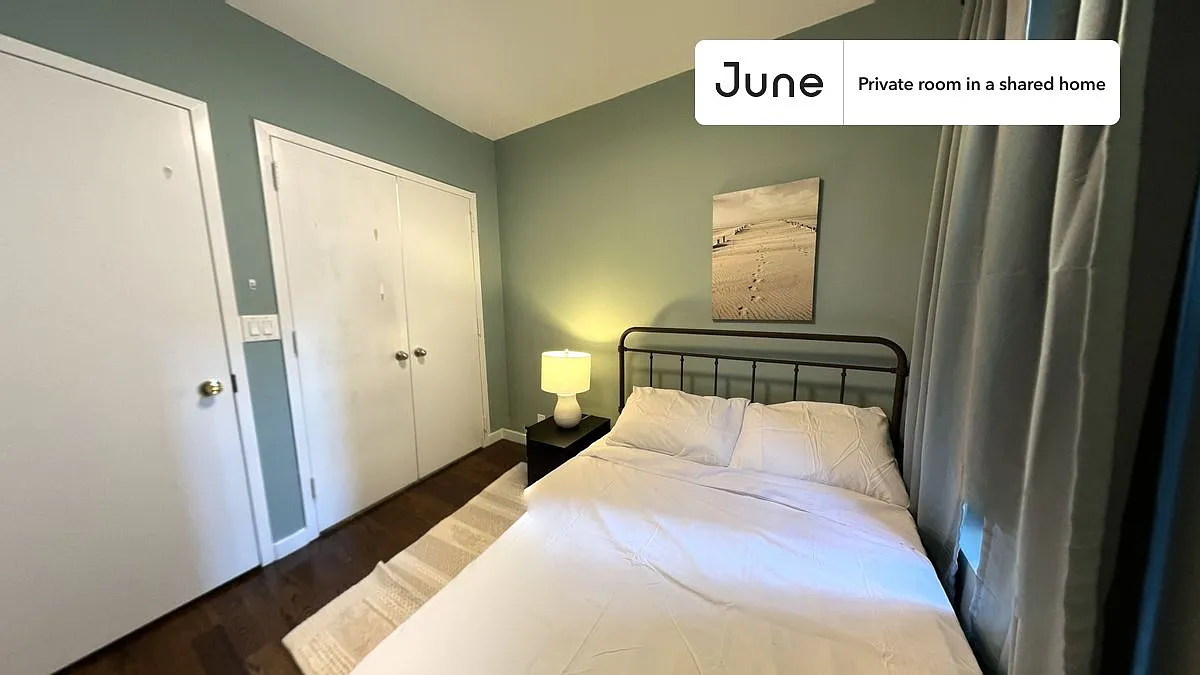 Full bedroom in 3 bed/1 bath home in Upper East Side #542 A — Photo 2
