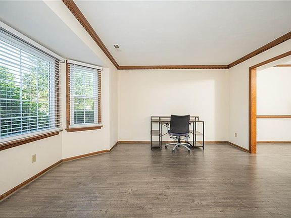 4th image of 1404 River Birch Run S