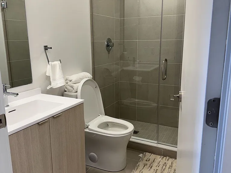 100 Queen St E #1117 — Photo 4