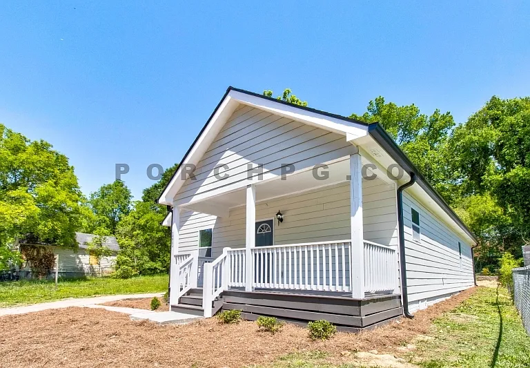 1211 Spring Creek St SW #B — Photo 2