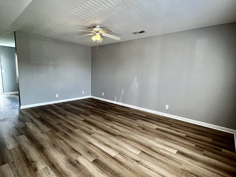 253-1A Executive Ave — Photo 7