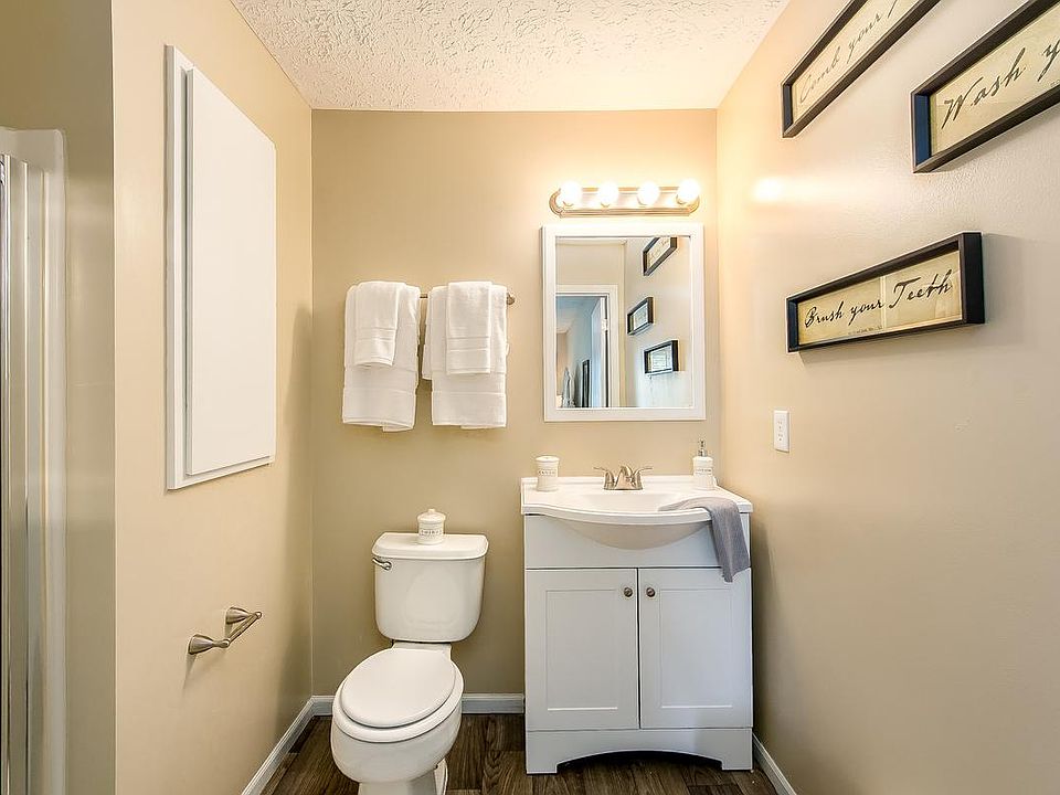 2nd image of 2698 Club Lane Dr