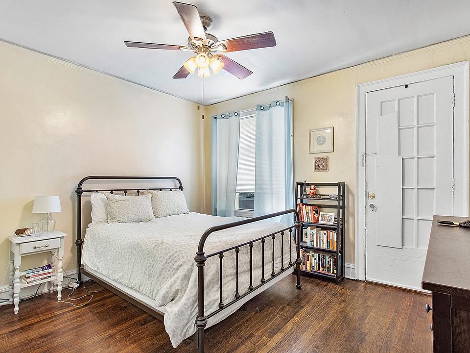 2nd image of 3004 Monument Ave