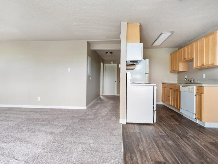 COURTYARD APTS-MUKILTEO — Photo 30