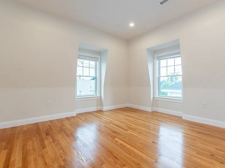 210 Adams St #3 — Photo 19