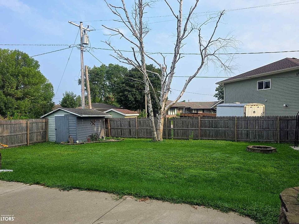 2nd image of 780 W 5th St