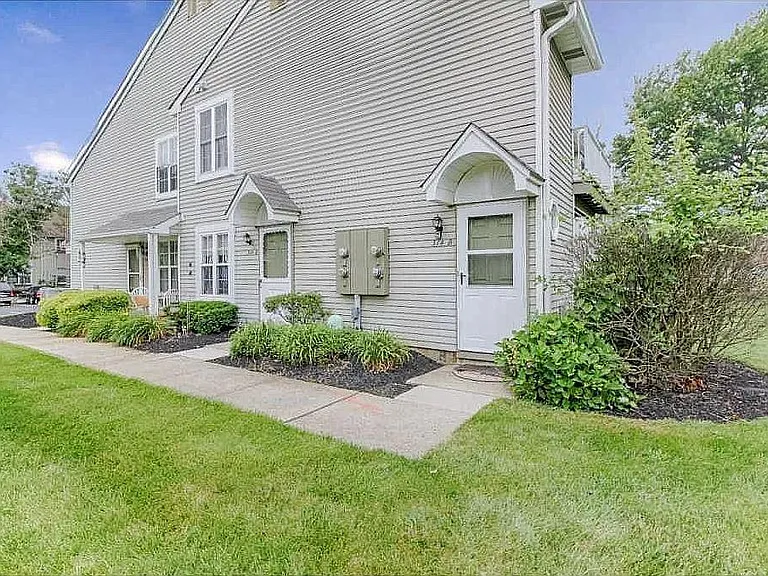 314 Willow Turn #B — Photo 2