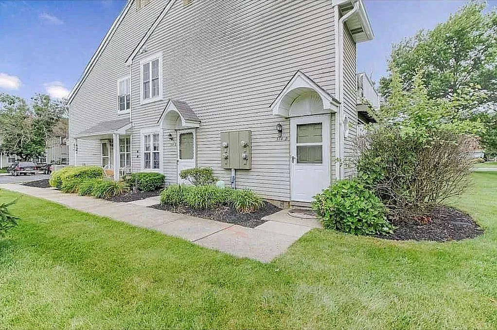 Building Photo - 314 Willow Turn #B