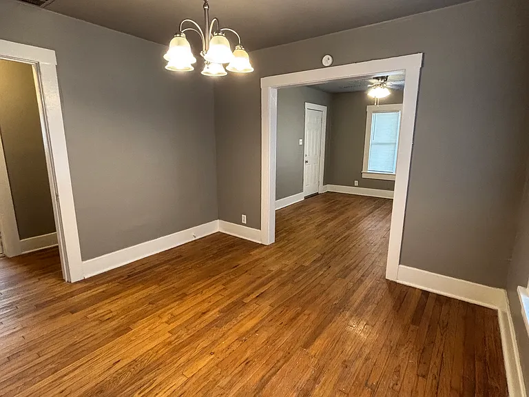 1235 S Lewis Pl — Photo 6