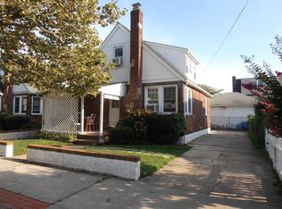 16 Beech St, Point Lookout, NY 11569