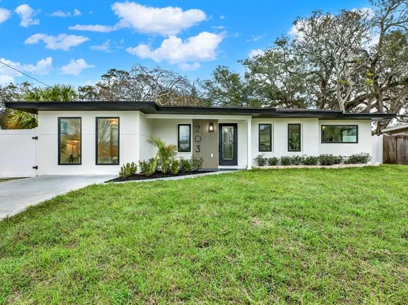 203 Driftwood Dr W, Palm Harbor, FL 34683