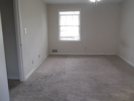 4th image of 115 Dogwood Dr