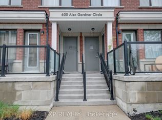 600 Alex Gardner Cir #112, Aurora, ON L4G3G5