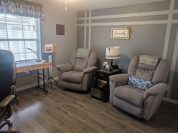 2nd bedroom