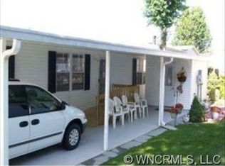 204 Sweet Ln, Hendersonville, NC 28792