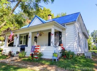 617 E Morgan St, Tipton, MO 65081