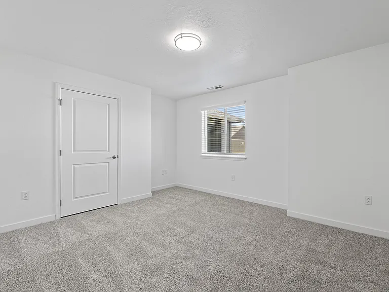 Ridgecrest Commons — Photo 31