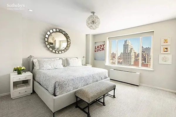 Sold by Sotheby's International Realty | media 6