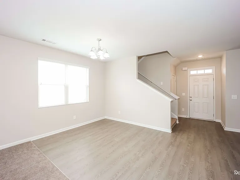 7398 Embassy Trce — Photo 5