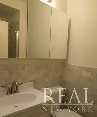 Rented by REAL New York | media 16