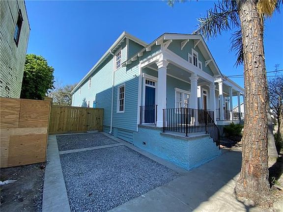 3rd image of 819 N Robertson St