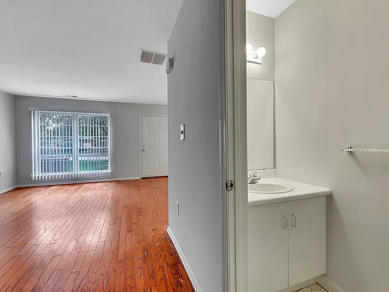 1015 Cumberland Ct — Photo 9