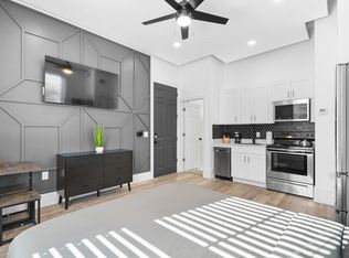 1301 E Columbus Dr #8, Tampa, FL 33605
