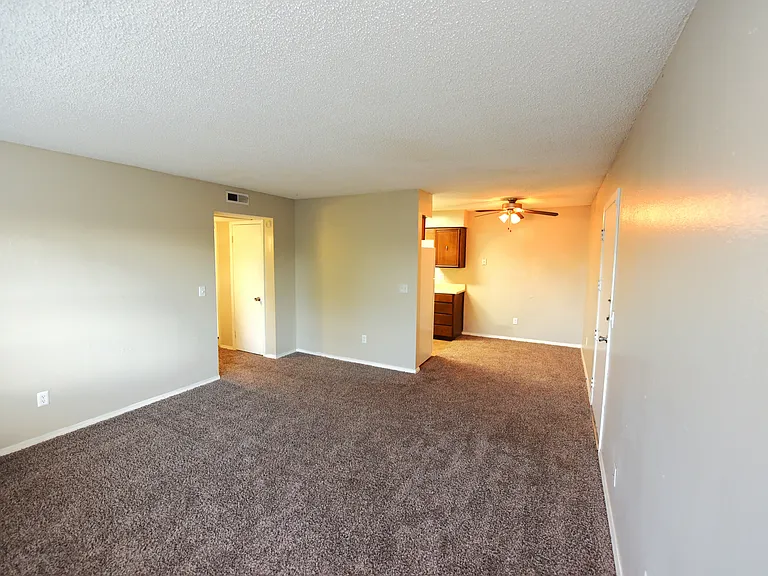 Raintree Meadows Apartments — Photo 12