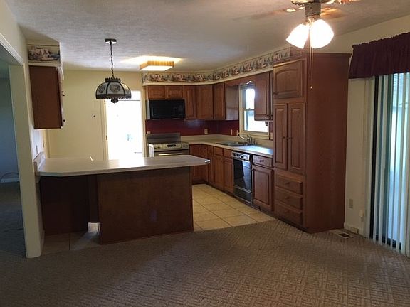 3rd image of 1210 Walnut Dr