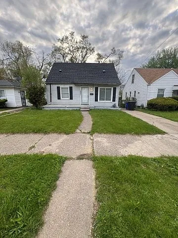 19961 Pinehurst St Photo 1