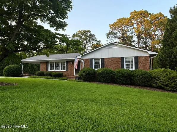 402 Stacy Avenue, Hamlet, NC 28345