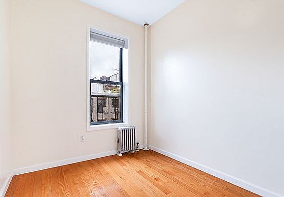 5th image of 52 Henry St APT 5RE