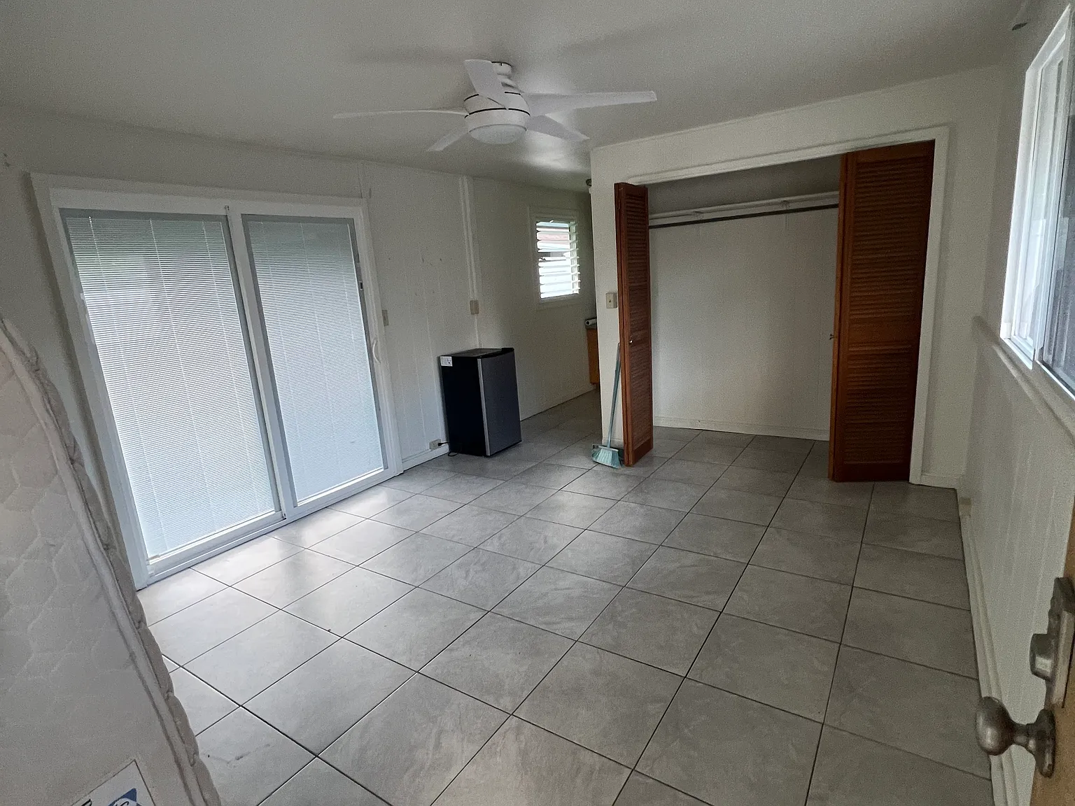 Studio, 350 sqft, $2,300 — Photo 1