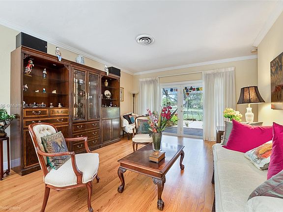 4th image of 1315 Campo Sano Ave