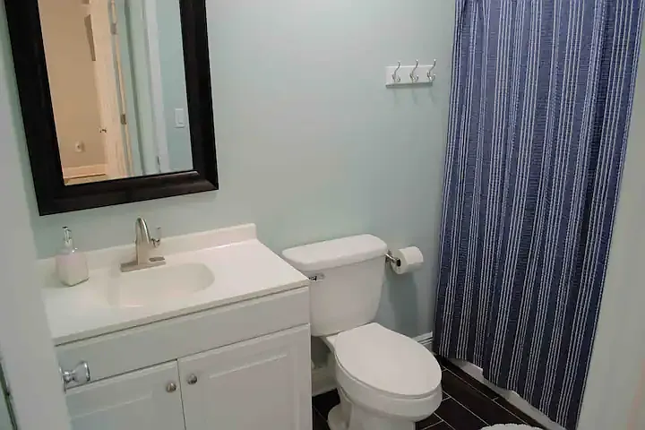 102 S Girard Ave — Photo 14