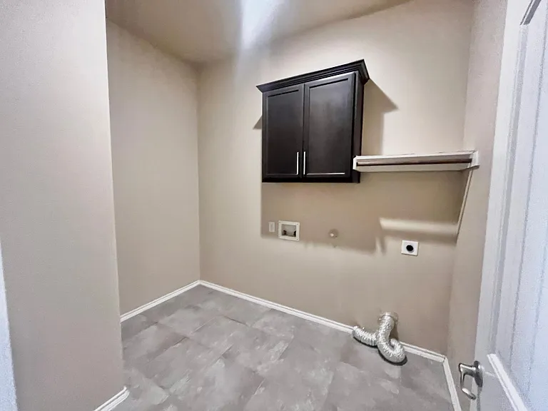 2025 Lake Vista Dr — Photo 12