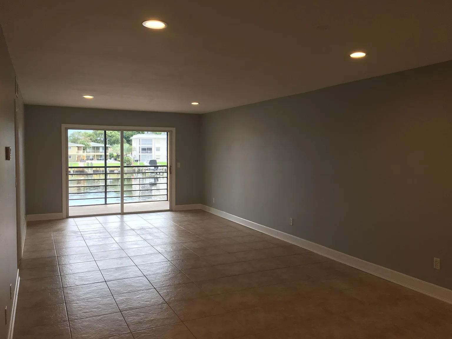 2 bed, 2.0 bath, 1084 sqft, $2,500 — Photo 3