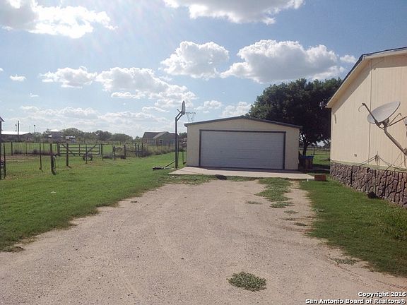 2nd image of 221 E Fm 1518 S