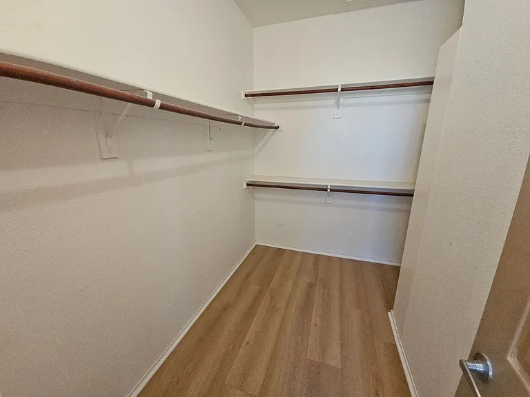 10945 Hawks Landing Rd — Photo 14