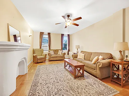 Sold by REMAX Elite | media 25