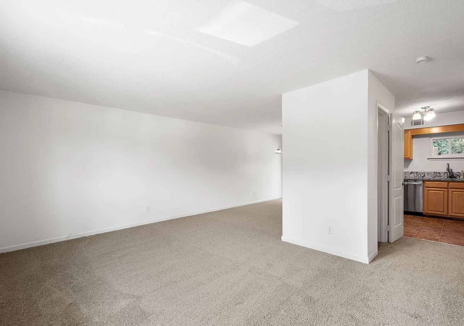 Available October 1st!! 2-Bedroom Townhome In North Versailles! — Photo 4