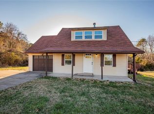 19067 Coppermine Rd, Rogers, AR 72756