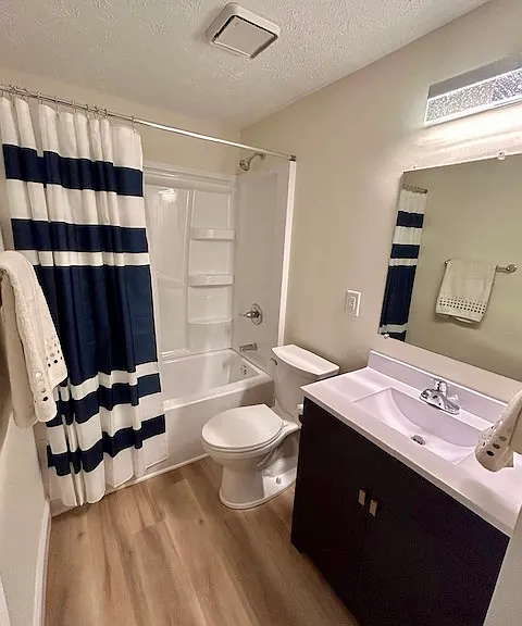 122 Hillwood Ct — Photo 8