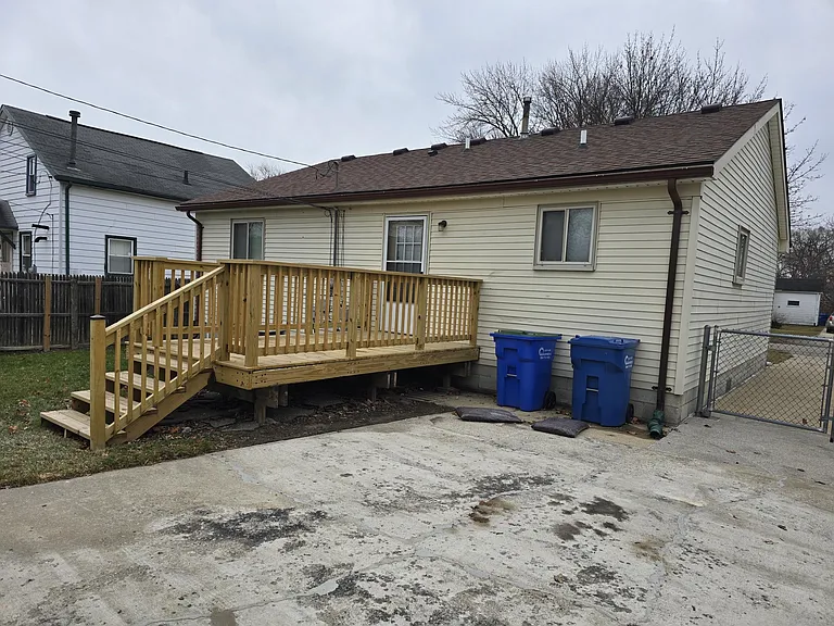 11921 Belmont Ave — Photo 3