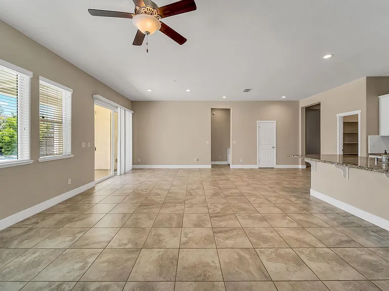 1914 Balsam Ct — Photo 14