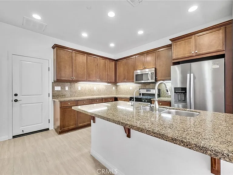 453 Estrella Ln — Photo 10