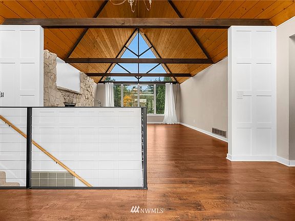 3rd image of 11622 100th Avenue Ct E